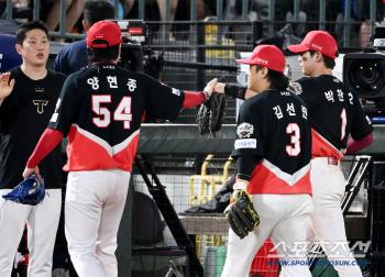  Yang Hyun-jong, Park Chan-ho thank you for your defense
