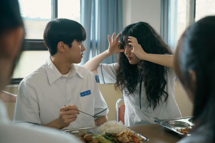 Resonance born in 1994 ♥ Eunsoo born in 2002..History of Confession Uniform Romance Beyond 8 Years of Confession