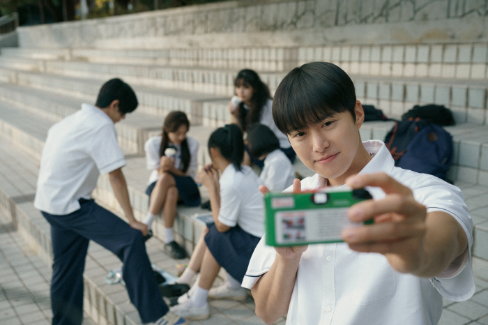 Resonance born in 1994 ♥ Eunsoo born in 2002..History of Confession Uniform Romance Beyond 8 Years of Confession