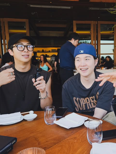  BTS Jimin, Suga, V, RM, and J-Hope share their daily lives...'Healing time.'