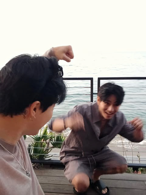  BTS Jimin, Suga, V, RM, and J-Hope share their daily lives...'Healing time.'