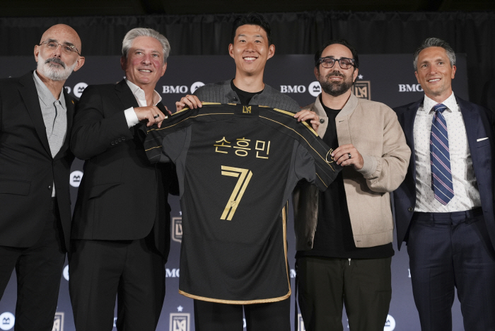 Son Heungmin came to LA? The U.S. Is Excited by the Appearance of EPL Wall...Beckham LA Dodgers, welcome SON!