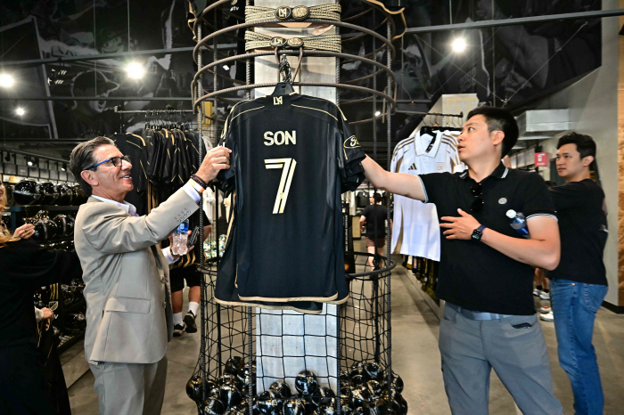 Son Heungmin came to LA? The U.S. Is Excited by the Appearance of EPL Wall...Beckham LA Dodgers, welcome SON!