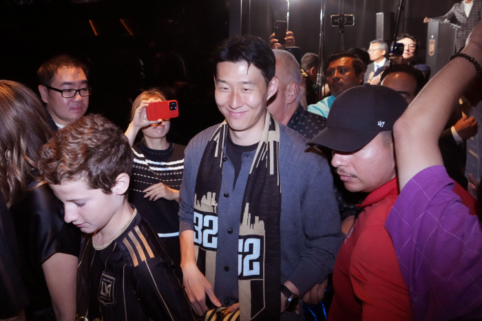 Son Heungmin came to LA? The U.S. Is Excited by the Appearance of EPL Wall...Beckham LA Dodgers, welcome SON!