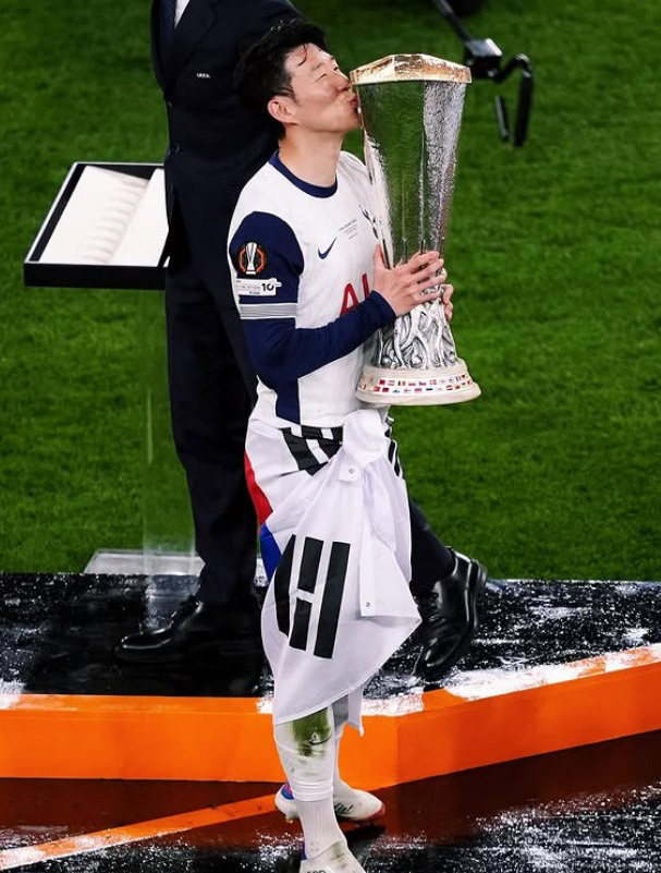 There has never been such a beautiful farewell Chairman Levi's return, always welcome → Posting with Son Heung-min, Tottenham's tribute...37 Billion MLS Highest Transfer Price, Welcome to the LA Market