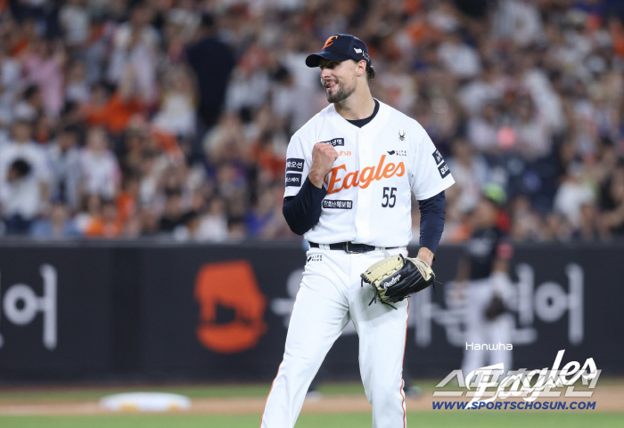 You're a 12-win pitcher, but you're the first QS? ERA 6.43 Bad Love Ends...156km fastball & sweeper laughed