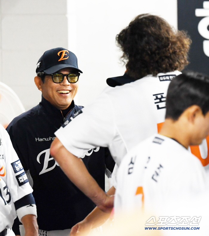 Even Sun Dong-yeol and Ryu Hyun-jin failed to make a new record, just one step! Only three people in 44 years...Hanwha ace will beat the first time in history to win the championship 