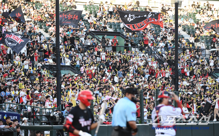 How can this happen? Hanwha, which has 17,000 seats, has more spectators than KIA, which has 20,000 seats, so the speed of the sprint exceeded 9 million today. It's faster than 8 million last year. 