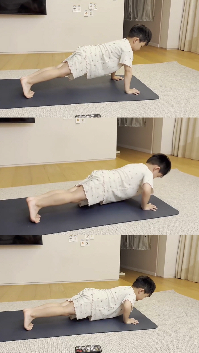 Jang Sung Kyu, 6 years old Bungeo-ppang. Showing off his amazing abilities. Is it possible to be 6 years old?