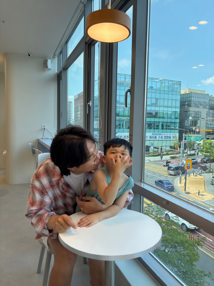 Jang Sung Kyu, 6 years old Bungeo-ppang. Showing off his amazing abilities. Is it possible to be 6 years old?