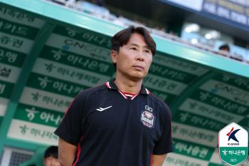  K-League Adebayor ceremony Jung Seung-won, again?Director Kim Ki-dong just told me to play hard