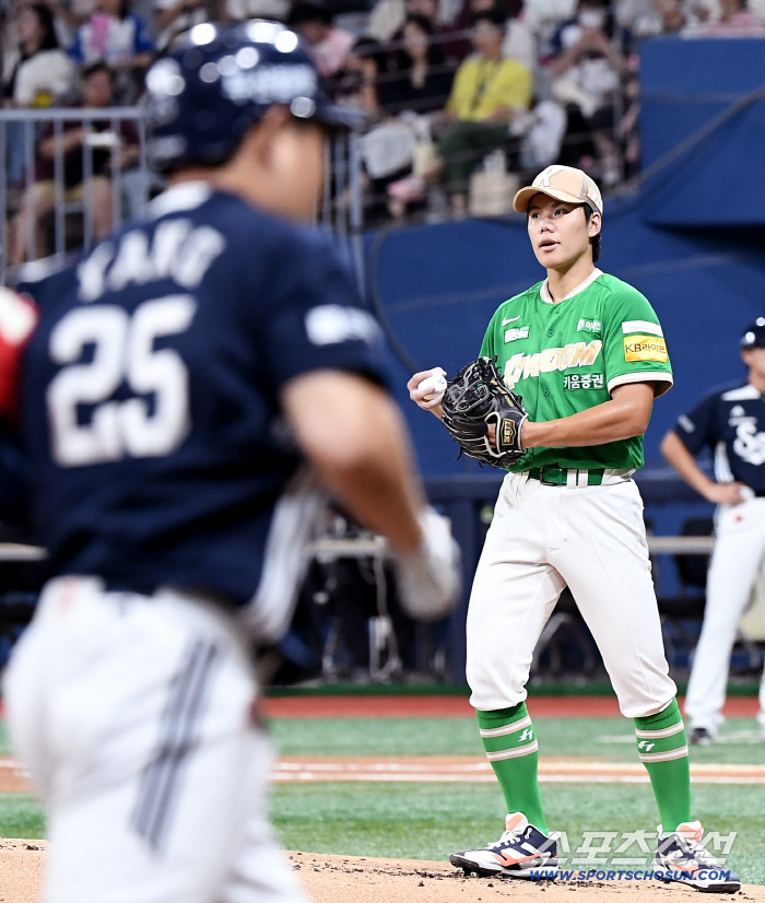  Kim Yunha allowed a two-run shot