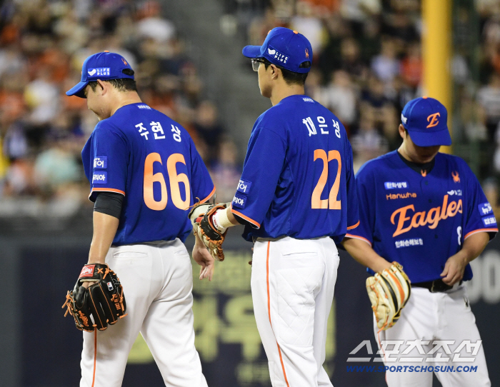  The main phenomenon of Hanwha being replaced by a steel plate