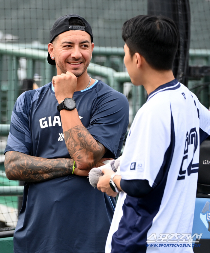 Safety bread? I don't need it! Kim Tae-hyung's eyes are only facing up...The reason why he released a 10-win pitcher for the first time in history 