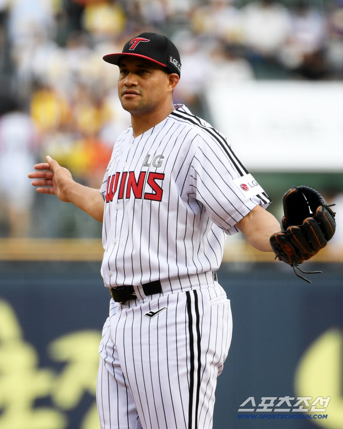 2 consecutive wins → 1st place in the 3G race → Dokju system. Austin's first home run one run in seven innings of Chirinos, an 8-1 complete victory. It's LG's generation now. Hanwha to Lotte for 3 consecutive losses 3.5G cars
