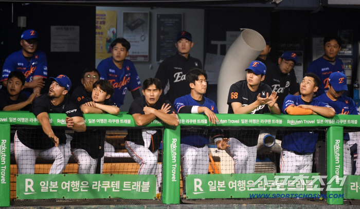 2 consecutive wins → 1st place in the 3G race → Dokju system. Austin's first home run one run in seven innings of Chirinos, an 8-1 complete victory. It's LG's generation now. Hanwha to Lotte for 3 consecutive losses 3.5G cars