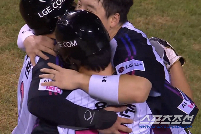 After the joy of ending. Oh Ji-hwan and Kim Hyun-soo, who are a rookie hugger. And a finishing hitter. This is why LG is doing well. 