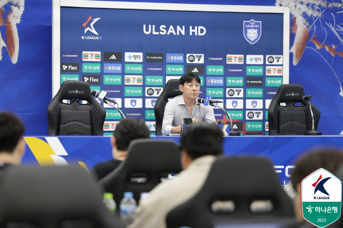 Coach Shin Tae-yong's inaugural goal for the first time in 13 years is ACL, and if he scores one goal, he will play soccer with two goals