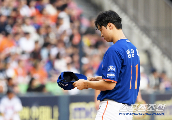 If he had given up Kim Bum-soo, he would have allowed six runs in one inning of Um Sang-baek's shock. the master's faith was in vain