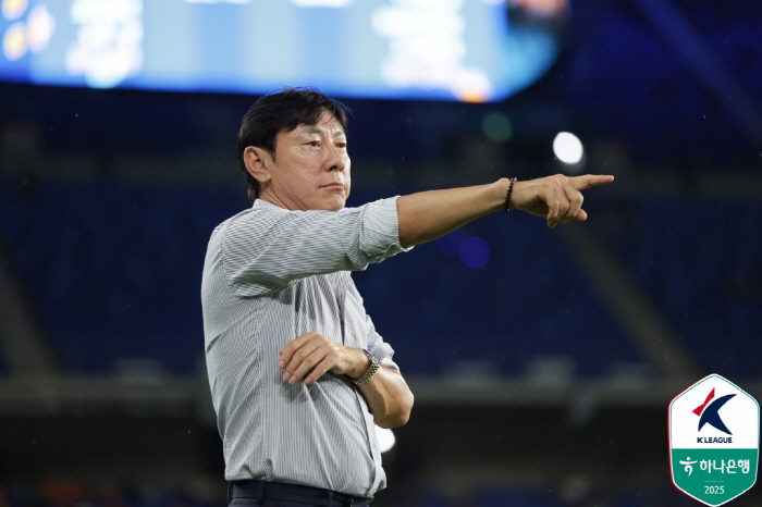  Shin Tae-yong of the Nannom Returns, who brought good luck, defeated Jeju 1-0 in his debut match as Ulsan head coach...Rubik'sson's winning goal escapes 7 consecutive winless games