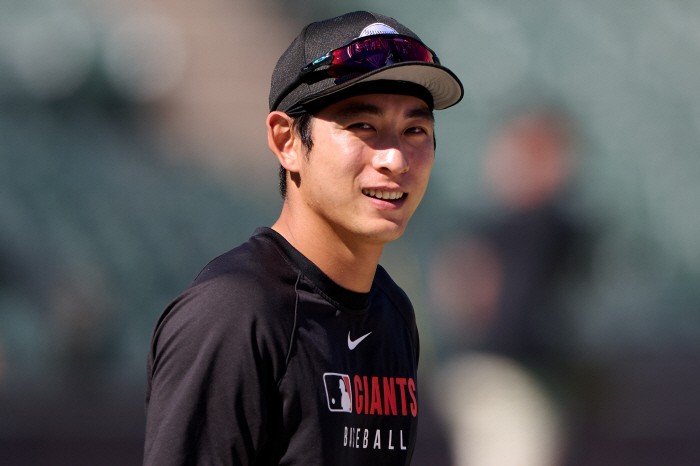 Lee Junghoo hit it again! 1 hit, 2 runs, 7G hits in a row, hot August 0.3933 straight SF 50 Washington
