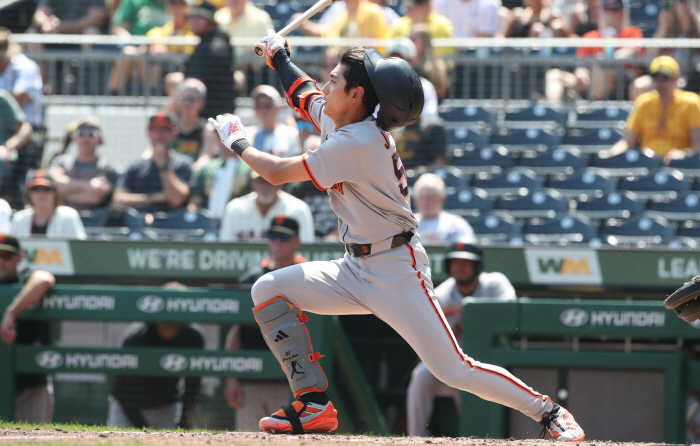 Lee Junghoo hit it again! 1 hit, 2 runs, 7G hits in a row, hot August 0.3933 straight SF 50 Washington