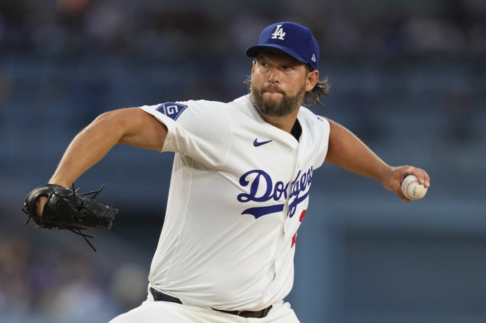 Lee, who Kershaw should be grateful for, faced off with decisive diving catch  reversal two-run shot 3000K Legend, and became 218 wins with Scherzer
