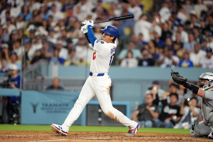 Lee, who Kershaw should be grateful for, faced off with decisive diving catch  reversal two-run shot 3000K Legend, and became 218 wins with Scherzer