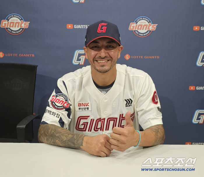 Lotte's new foreigner Velazquez, heart-wrenching exit elbow surgery No. 2  33 years old suspicious → I want to win with Lotte 