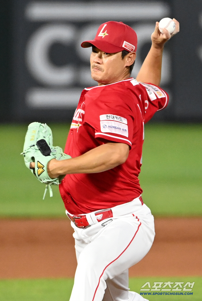My path? Oh Seung Hwan opened it for me Born in 1982, the golden generation is leaving...Respect delivered by the immortal hold king. 