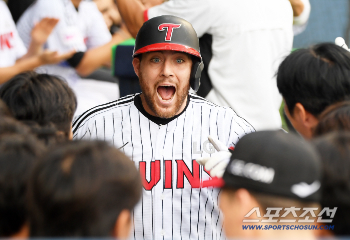 No. 2 in 5.5G car → No. 1 in 3G car? A miracle of the 16th day of 8.5G car. The reality is an 8-1 landslide victory. Yum Liang Compliments our players' concentration.