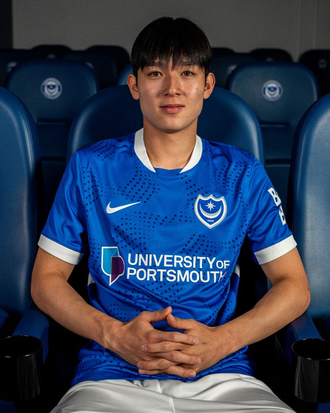 There are no Korean players in Tottenham! Yang Min-hyuk enjoyed watching the Championship's Portsmouth loan YANG play