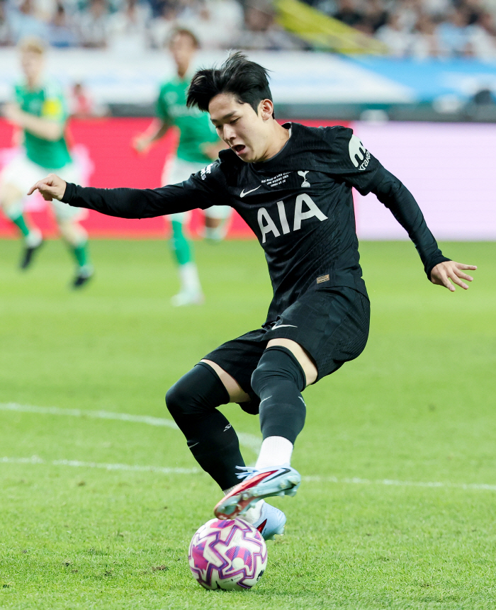 There are no Korean players in Tottenham! Yang Min-hyuk enjoyed watching the Championship's Portsmouth loan YANG play