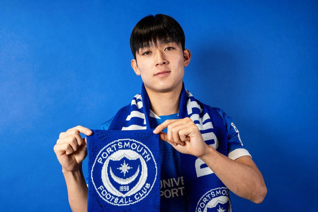 There are no Korean players in Tottenham! Yang Min-hyuk enjoyed watching the Championship's Portsmouth loan YANG play