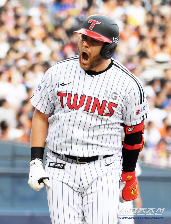  Austin roars