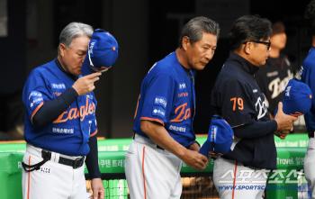  Director Kim Kyung-moon of Hanwha, who has a lot of thoughts