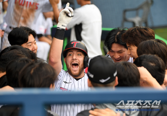  LG Austin Hanwha's two-run shot against Um Sang-baek