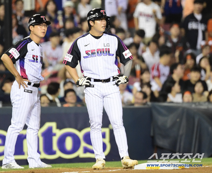 A play that shouldn't be missed at all. An unusual rebuke of a second baseman who stopped at third base on a walk-off double. And a second leg. But it was a miss from the coaching staff