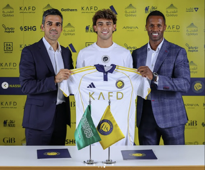 Saudi league than Portugal! Ronaldo, who chose money over nationality, wasn't he the most powerful Saudi club? I'm not involved in recruiting players