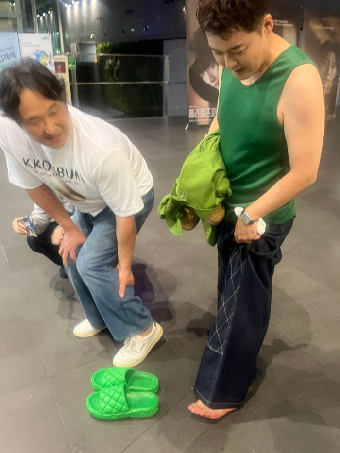 What is the result of the fierce match with Jeon Hyun-moo and Koo Sung-hwan?Working out is really good