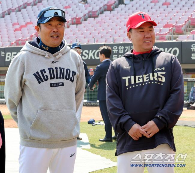 You don't know how fierce the head fight is between Lee Bum-ho, who blocked it with a shortstop cut, right? 