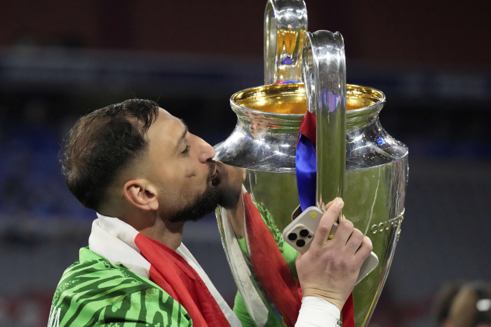 Exclusive! Man Utd to negotiate transfer with PSG's Donnarumma...Director Amorim is a big fan