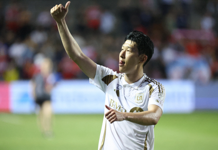 Exclusive report! Chairman Levi's sanity chooses the shock of filling the vacancy of legendary Son Heung-min to recruit 150 billion triangular strikers in the front line