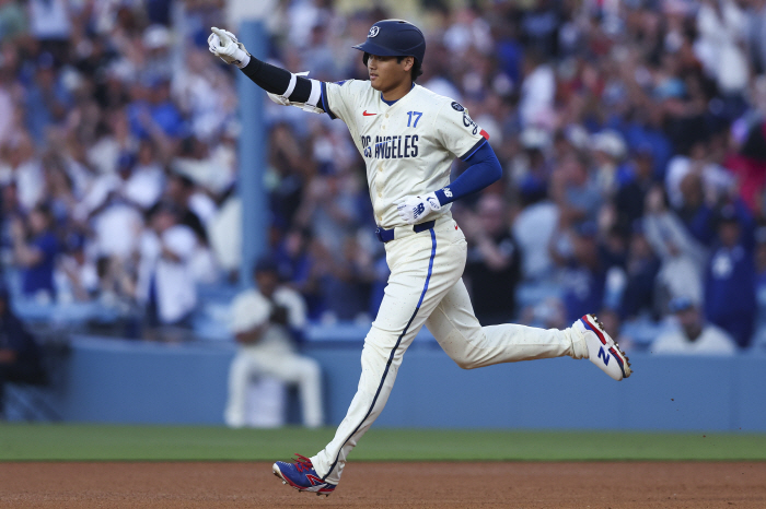have exceeded the human level The batting speed is 174km! Ohtani of the Los Angeles Dodgers has achieved 40 home runs for three consecutive years. Jersey and Raleigh get shabby in front of Ohtani's milestone
