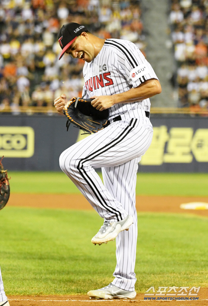 I'm glad you sent 13 wins to foreigners. Three wins in the second half of the year, ERA 2.55, previews increased concentration to prove big game features by allowing one run in seven innings in KS