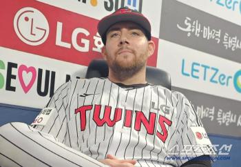 I'm sure it's a big deal After a month's rest, he played one game in the second team and five games in the first team, batting average of 0.381. Austin's secret is