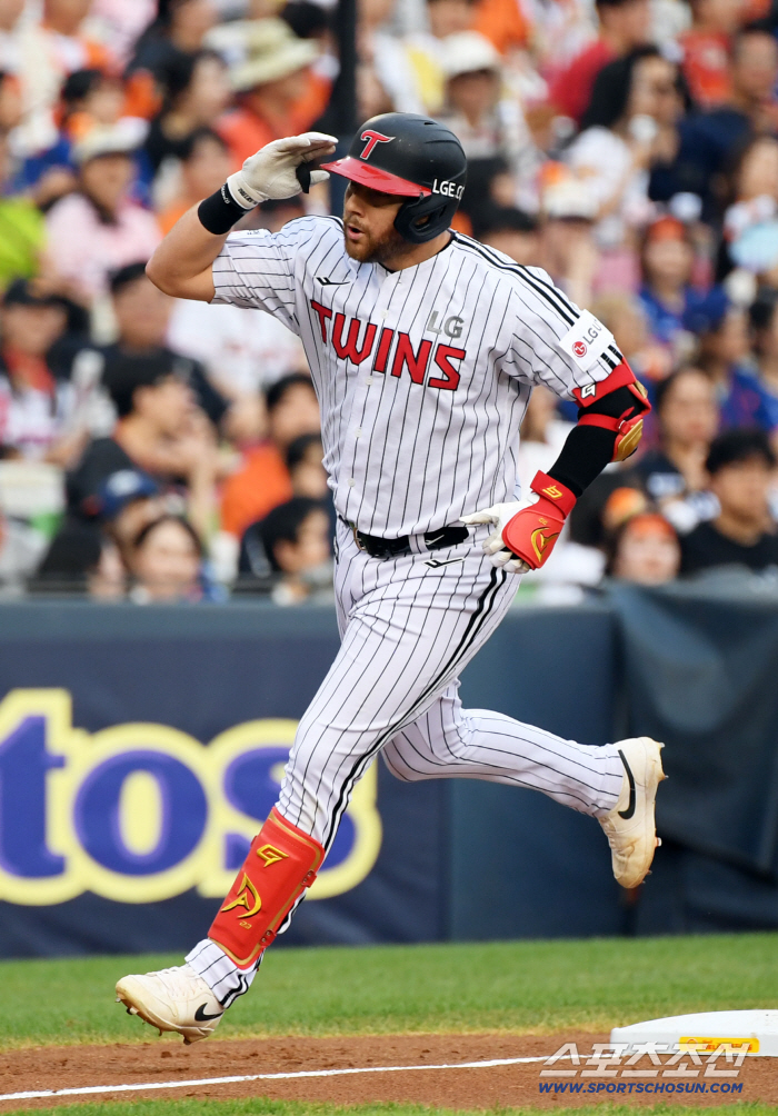 I'm sure it's a big deal After a month's rest, he played one game in the second team and five games in the first team, batting average of 0.381. Austin's secret is