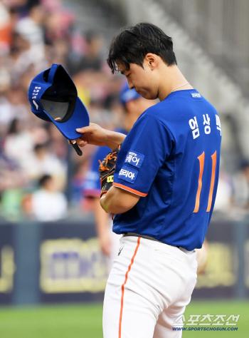 In addition, the gap widened with Hanwha manager Kim Kyung-moon's No. 1 LG, who is suffering from an unknown slump that has collapsed 7.8 billion FA