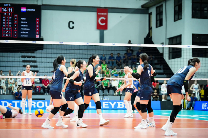 Kwak Sun-ok scored 17 points & Shin Eun-ji's serve exploded with 7 points, U21 women's team won the game against Croatia...First win report