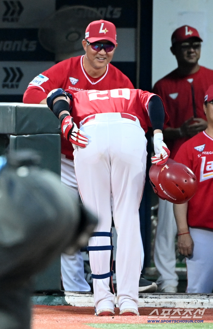 Lotte's 3rd consecutive defeat! 2G consecutive lineup silence → Park Se-woong collapsed...SSG won 10-1 with 3 home runs 